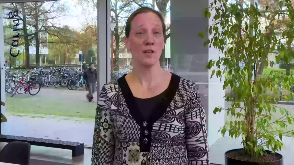 hoor je kindje praat tegen je